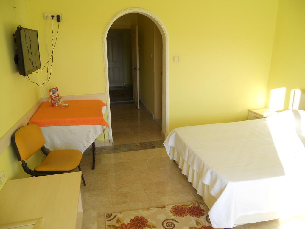 Baris Hotel Erdemli Esterno foto
