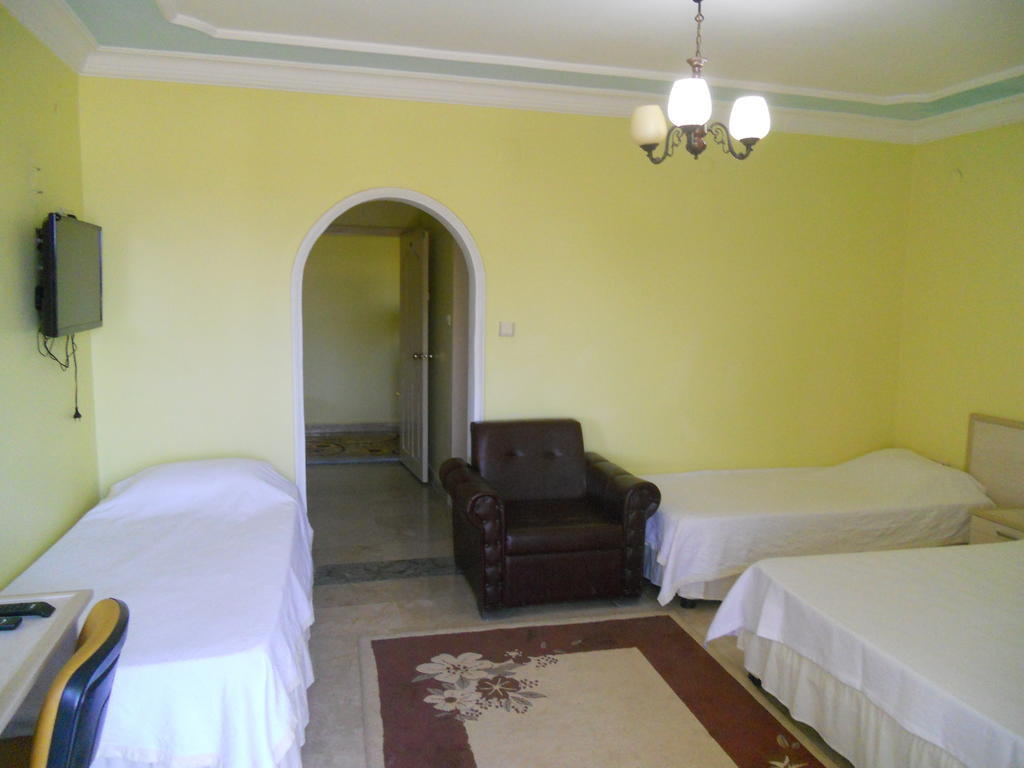 Baris Hotel Erdemli Esterno foto
