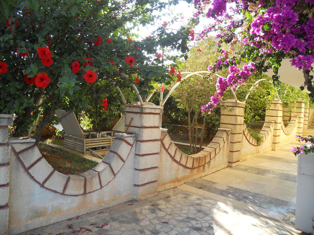 Baris Hotel Erdemli Esterno foto